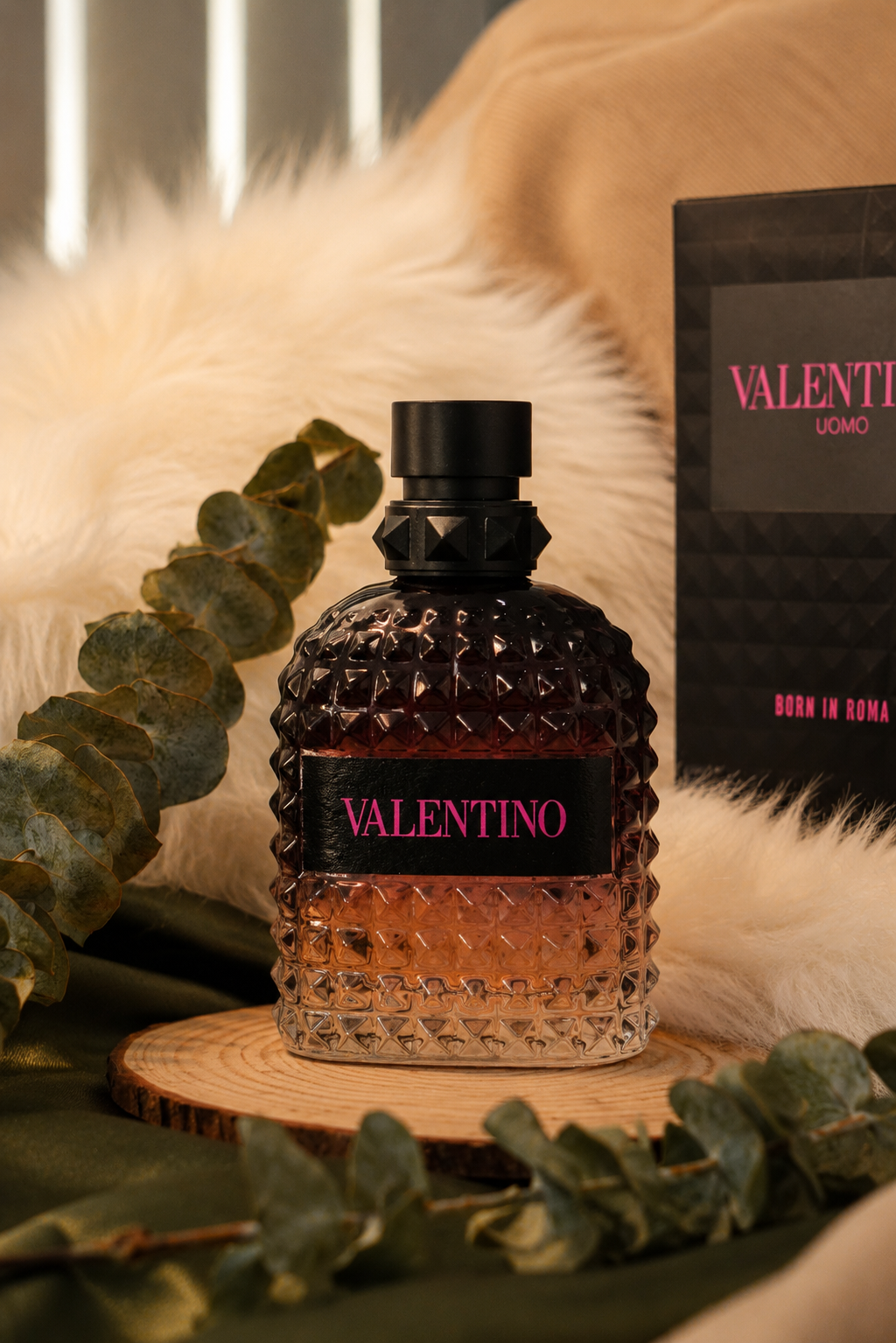 Uomo Born in Roma fragrance bottle